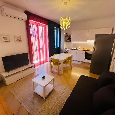 Apartment Calvin Home